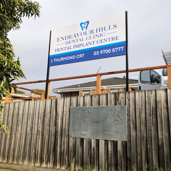 Post and Panel Sign Endeavour Hills Dental Clinic