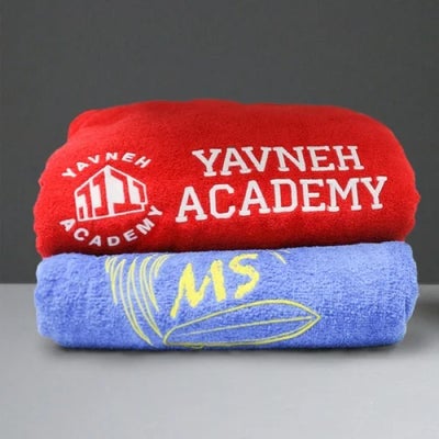https://cdn.gorilladash.com/images/media/19177748/fully-promoted-usa-custom-branded-stadium-blankets-by-fully-promoted-hackensack-square-68af74995d083.jpg?auto=webp&crop=1%3A1%2Csmart&width=400