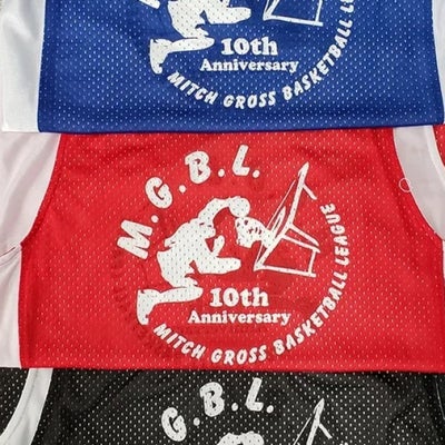 https://cdn.gorilladash.com/images/media/19177796/fully-promoted-usa-custom-screen-printed-basketball-jerseys-fully-promoted-hackensack-square-68b1df7728433.jpg?auto=webp&crop=1%3A1%2Csmart&width=400