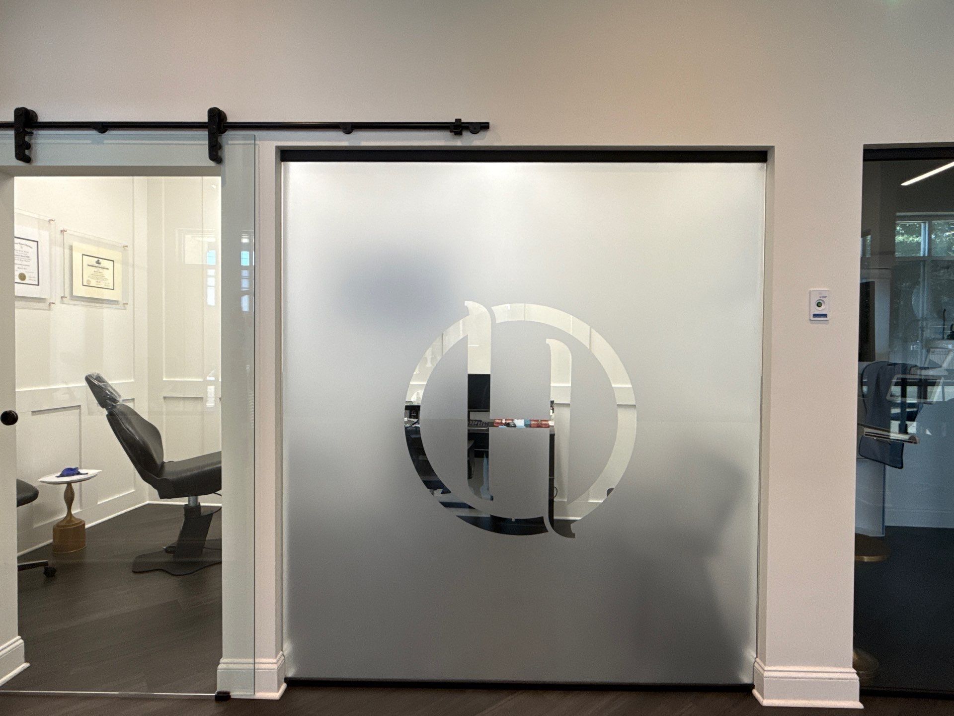 Turn Your Storefront Windows into 24/7 Advertising with Custom Window Vinyl