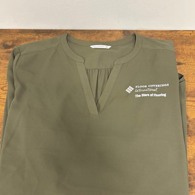https://cdn.gorilladash.com/images/media/19186265/fully-promoted-usa-floor-covering-work-shirt-square-68b706e000df1.jpg?auto=webp&crop=1%3A1%2Csmart&width=400