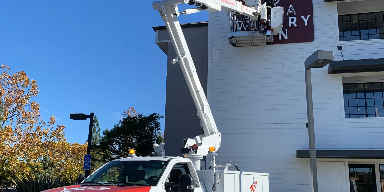 Building & Commercial Signs