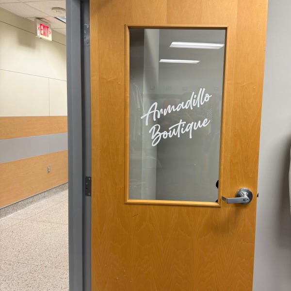 Armadillo Boutique_Window Graphics