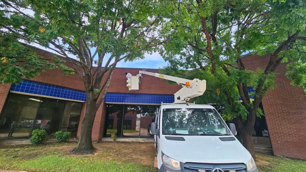 Relocating Your Business? Don’t Leave Your Signs Behind!