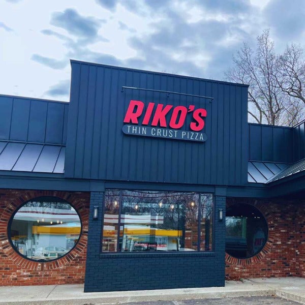 Riko's Pizza Brings a Slice of Connecticut to Naples Without the Yummy Guilt Riko's Pizza Brings a Slice of Connecticut to Naples Without the Yummy Guilt