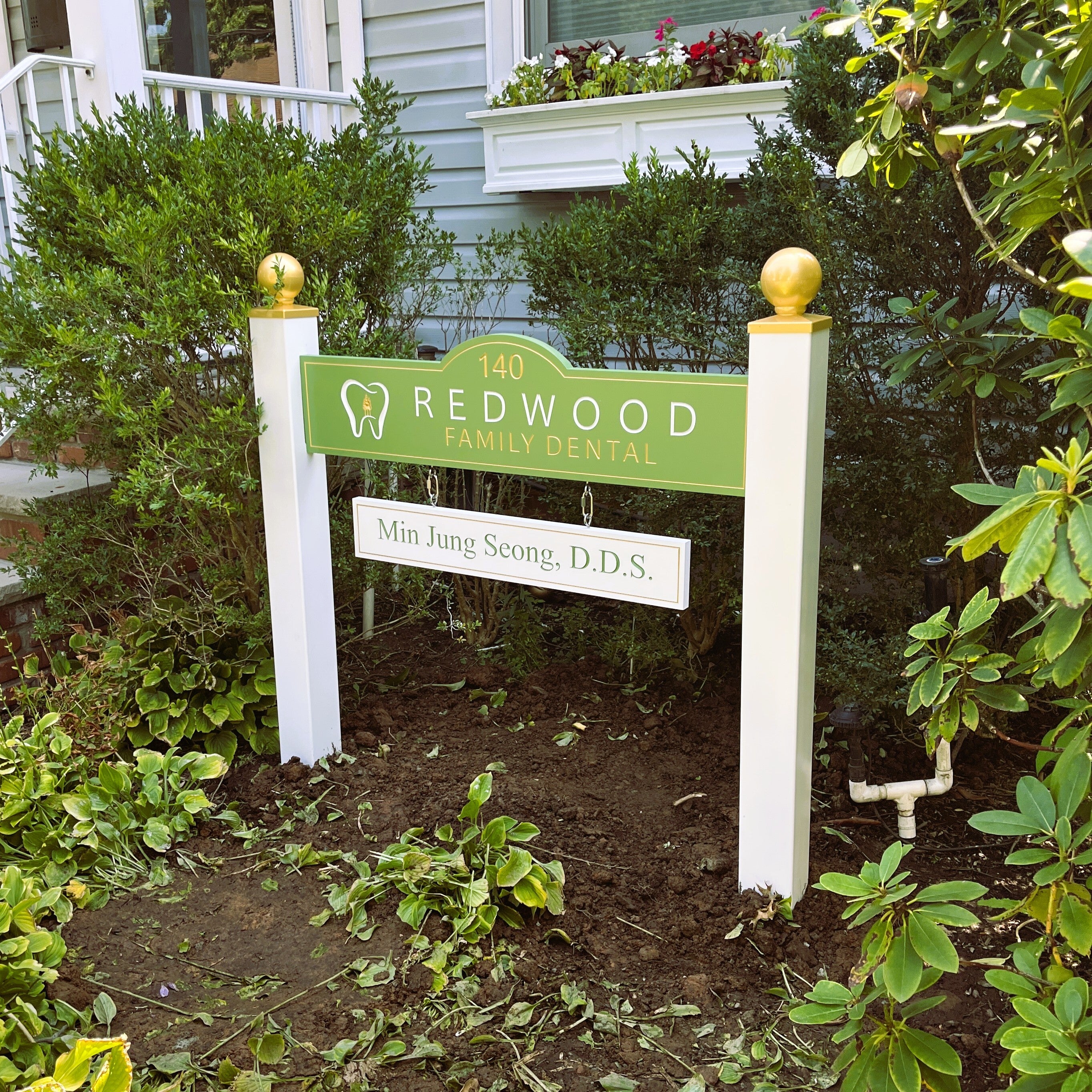 Redwood Family Dental Carved Post and Panel Sign
