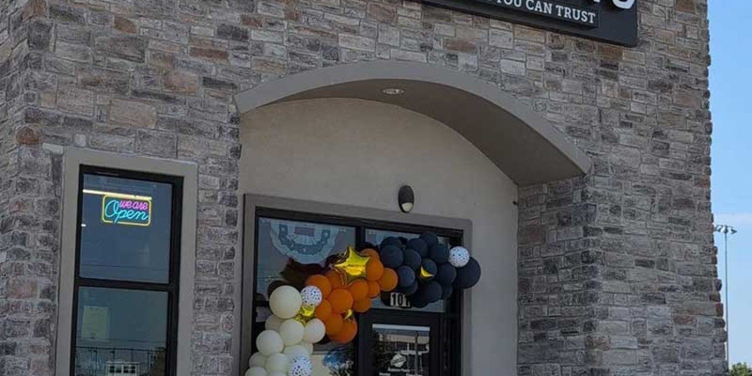 Pet Wants Roanoke Opens with Community, Pets, and Fresh Food in Focus