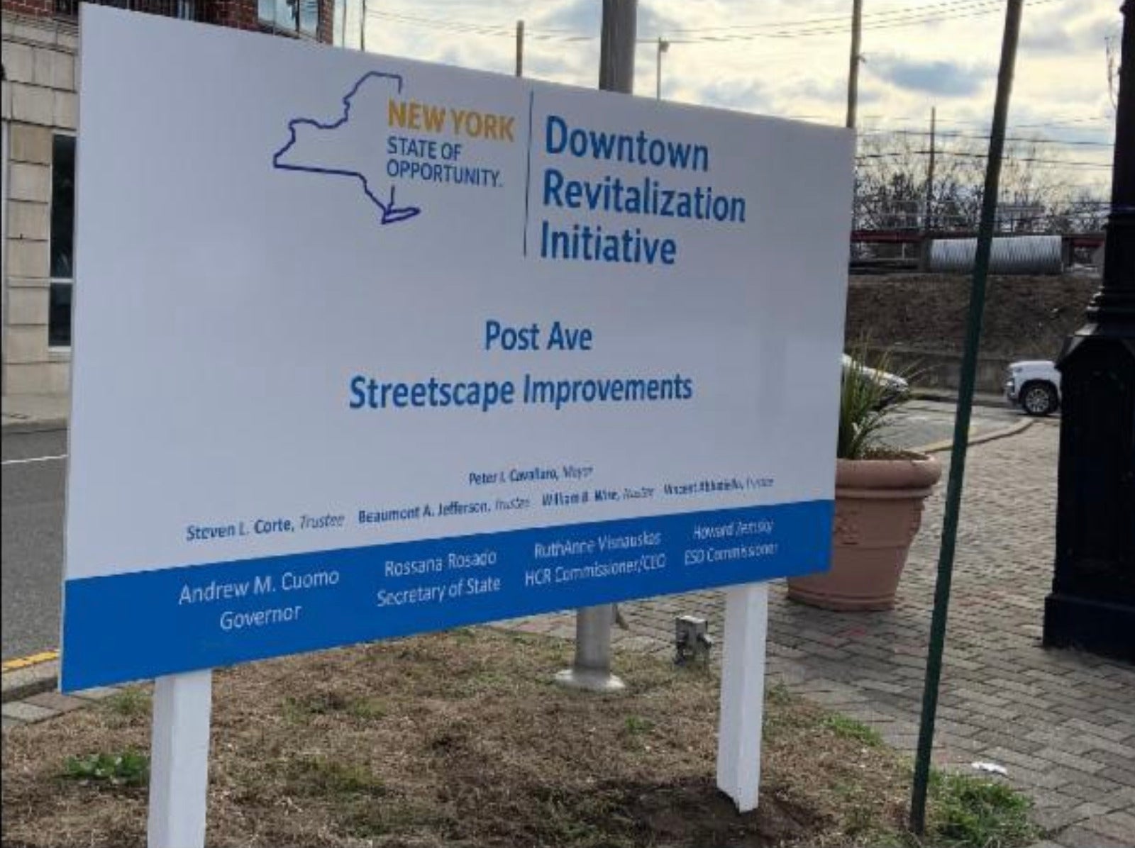 Custom Exterior Signage: Make Your Business Stand Out