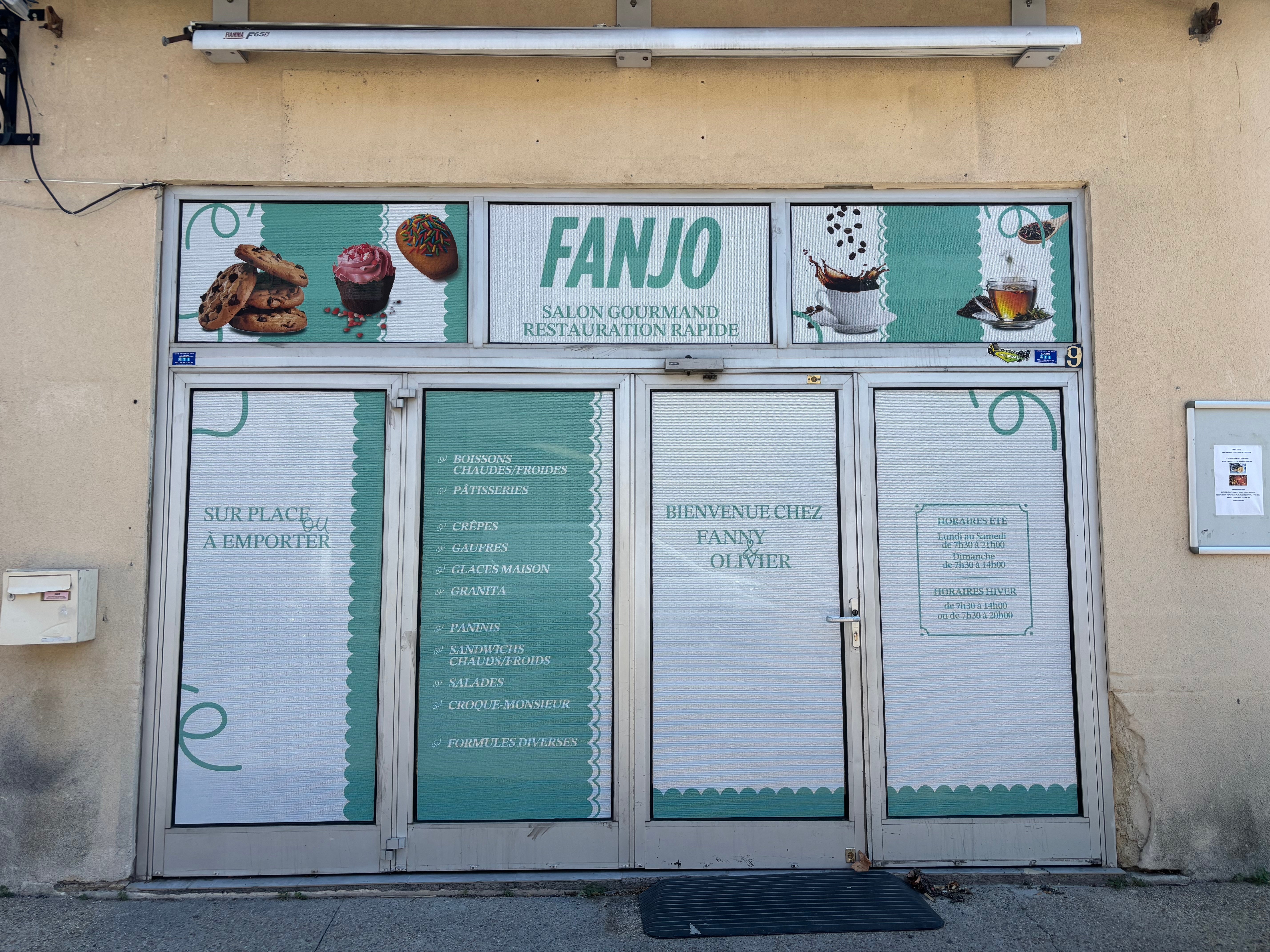 Nouvelle vitrophanie sur-mesure pour Fanjo