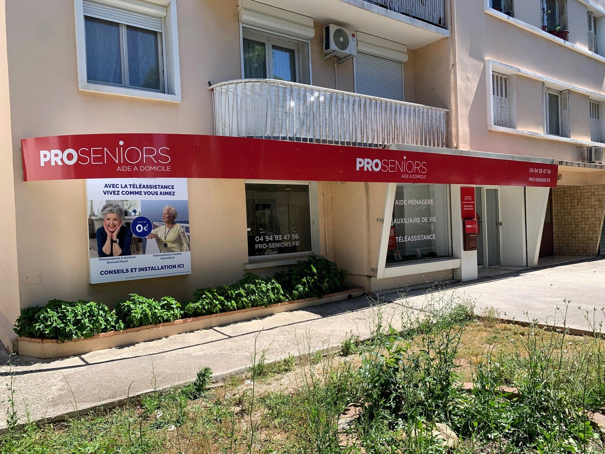 Enseigne, panneaux et décoration vitrines