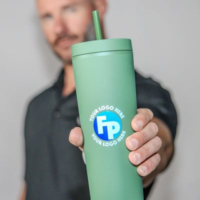 https://cdn.gorilladash.com/images/media/19509400/fully-promoted-usa-mm-0825-tumbler-green-square-68e67bf454f10.jpg?auto=webp&crop=1%3A1%2Csmart&width=400