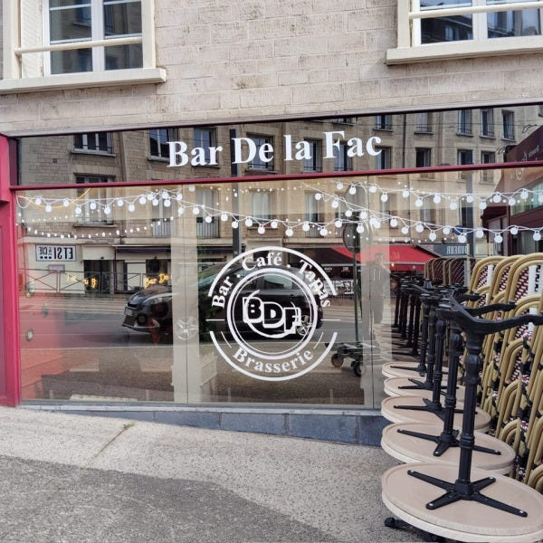Enseigne et vitrophanie