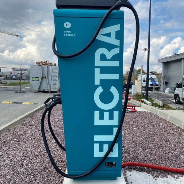 Décoration en adhésif borne électrique