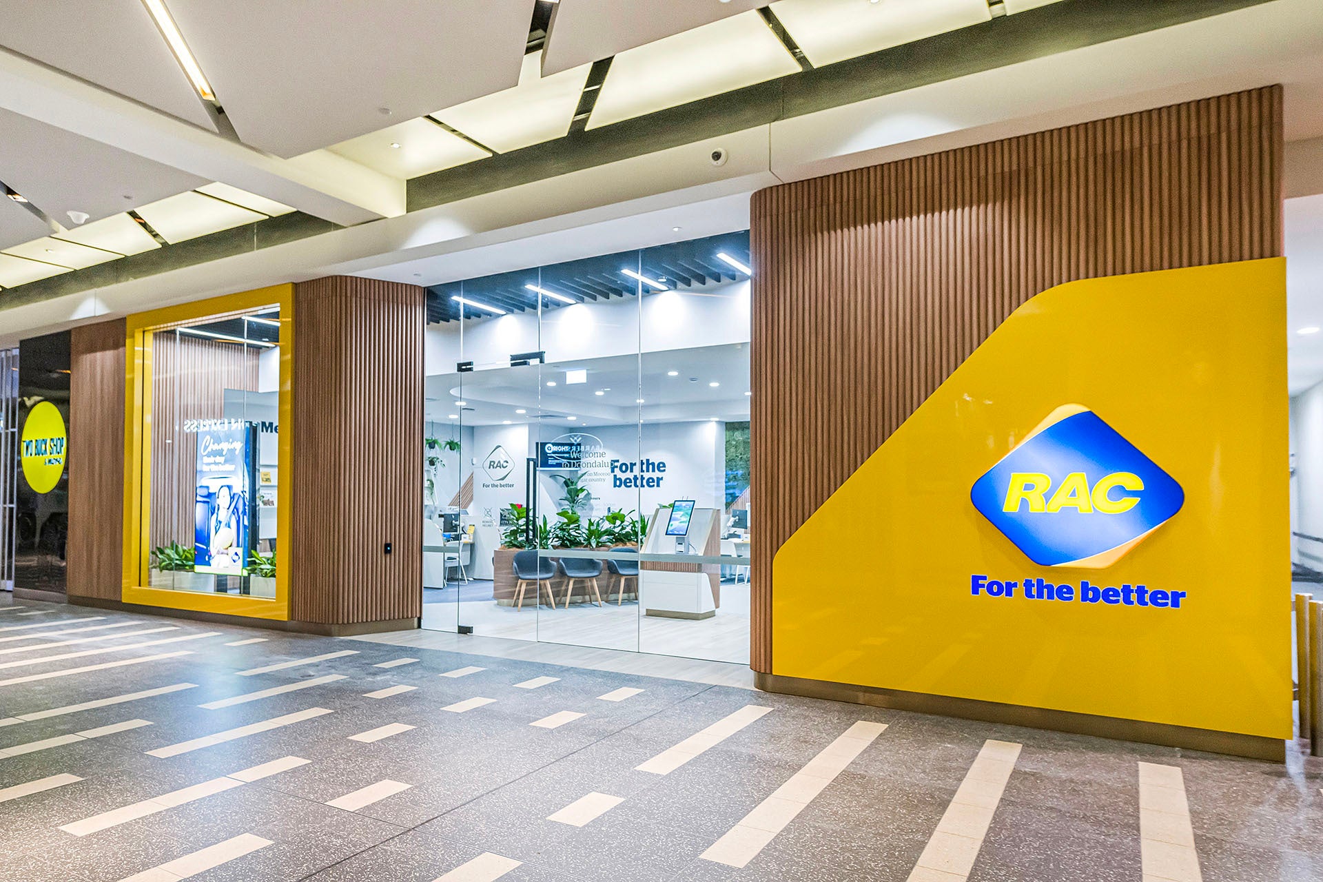 Transforming Travel: Stunning New RAC Travel Signage at Lakeside Joondalup