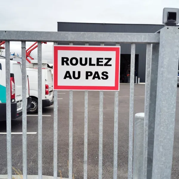 Panneau directionnel & sécurité