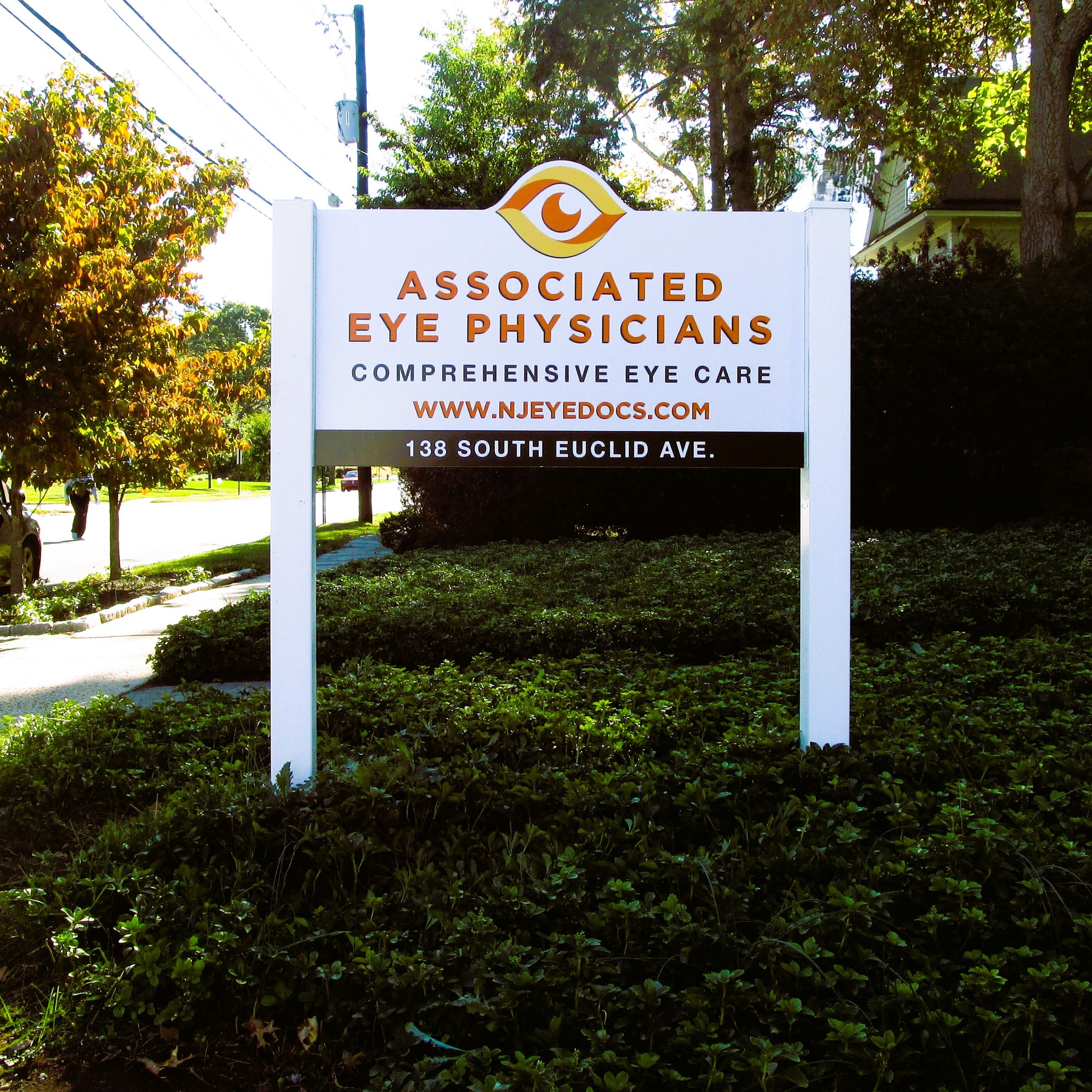 Associate Your Signs With Your Business