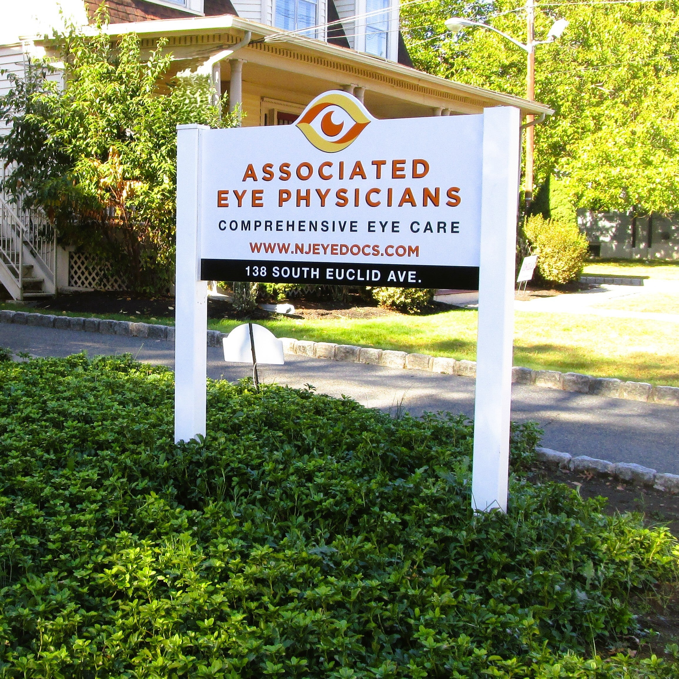 Associate Your Signs With Your Business