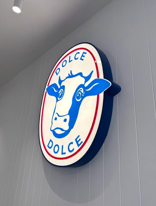 3D Illuminated Signs, Lightbox, Paint Lettering, Window Graphics and Vinyl Wrapping