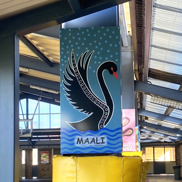 Folded pylon sign