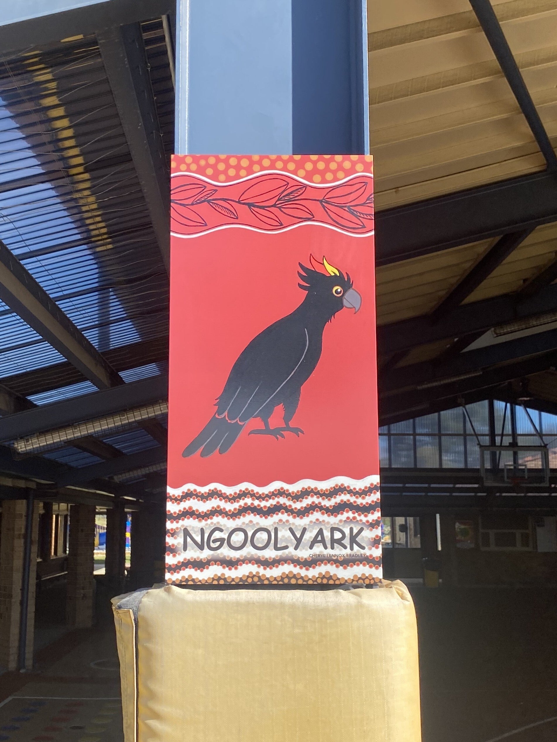 Folded pylon sign