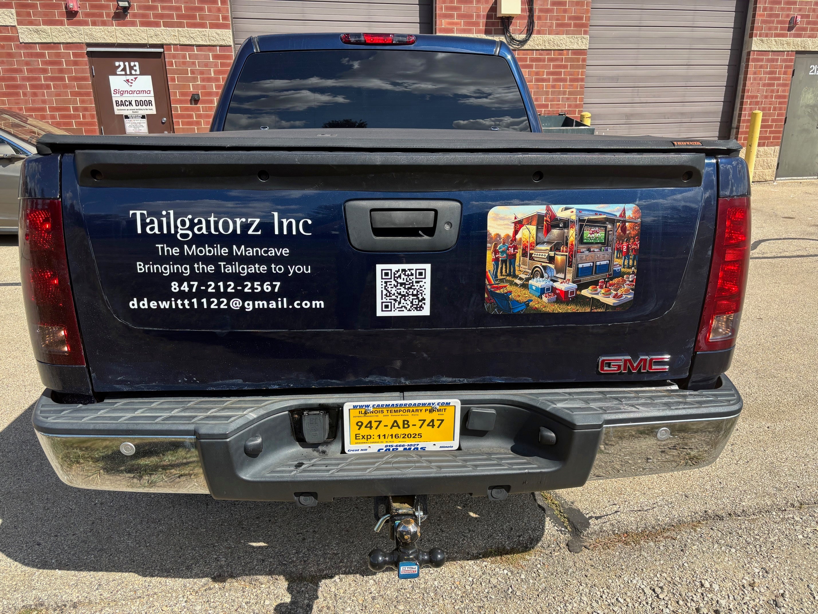 Don't just drive - advertise!