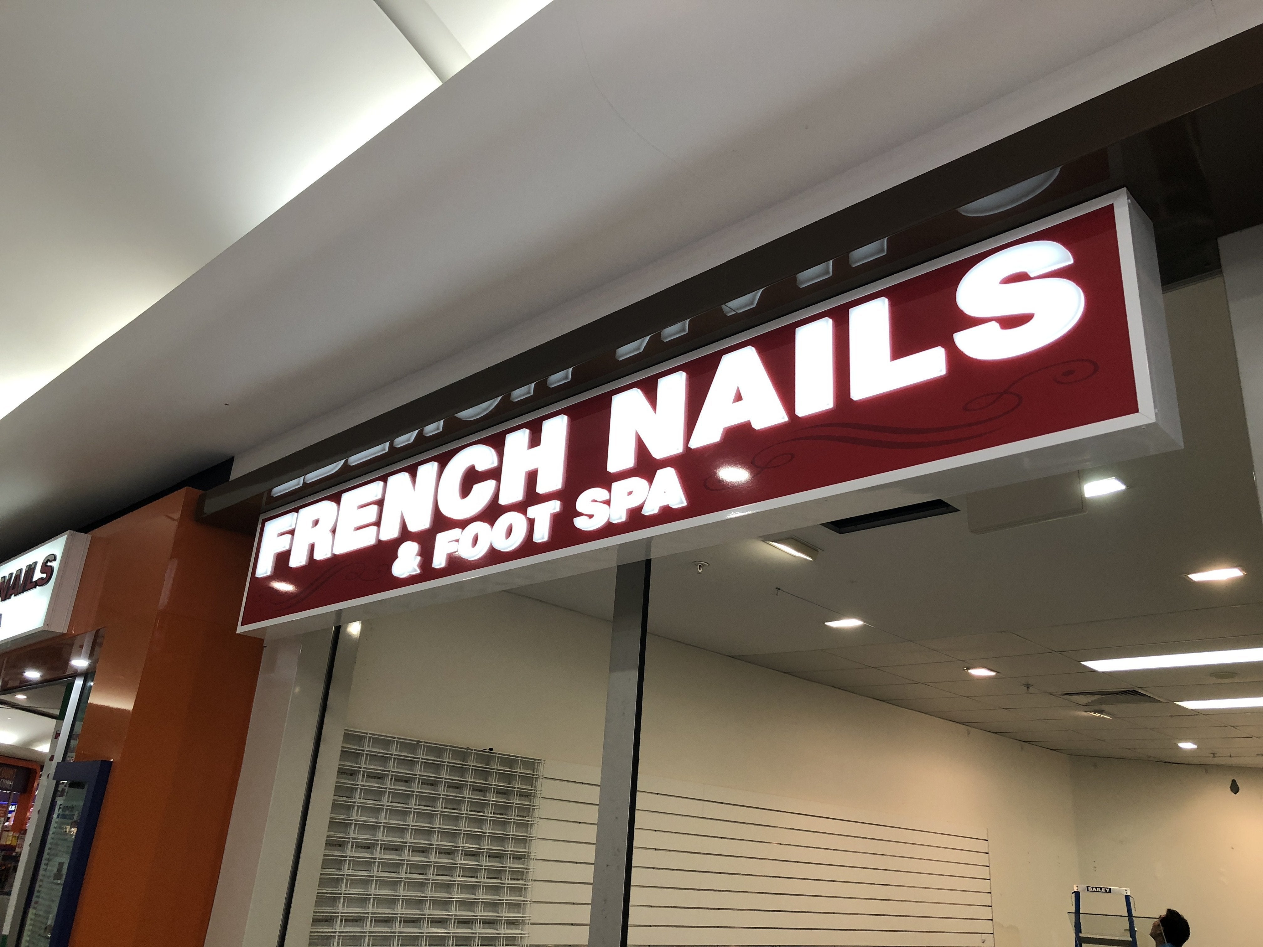 French Nails Lightbox