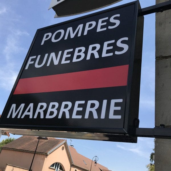 enseigne-drapeau-versailles-pompes-funebres-signarama