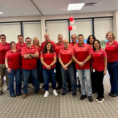 https://cdn.gorilladash.com/images/media/19888446/fully-promoted-usa-snap-on-team-shirts-square-68ffcf6d8b285.jpg?auto=webp&crop=1%3A1%2Csmart&width=400
