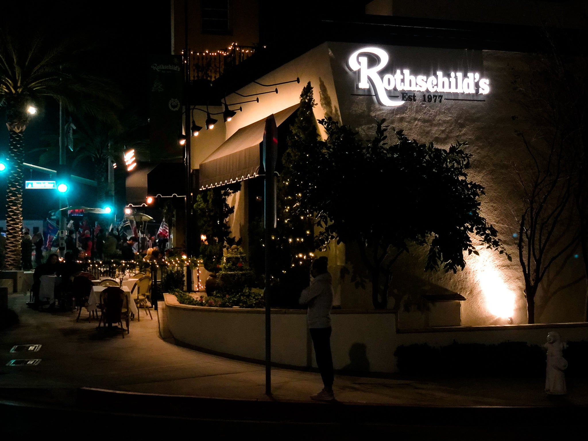 Illuminated Exterior Sign – Rothschild’s Restaurant