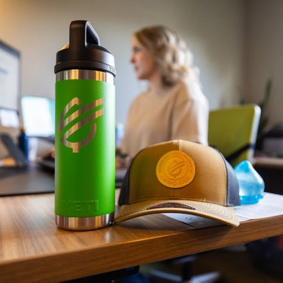 https://cdn.gorilladash.com/images/media/19892328/fully-promoted-usa-mm-1125-branded-hat-3-square-69027279566c2.jpg?auto=webp&crop=1%3A1%2Csmart&width=400