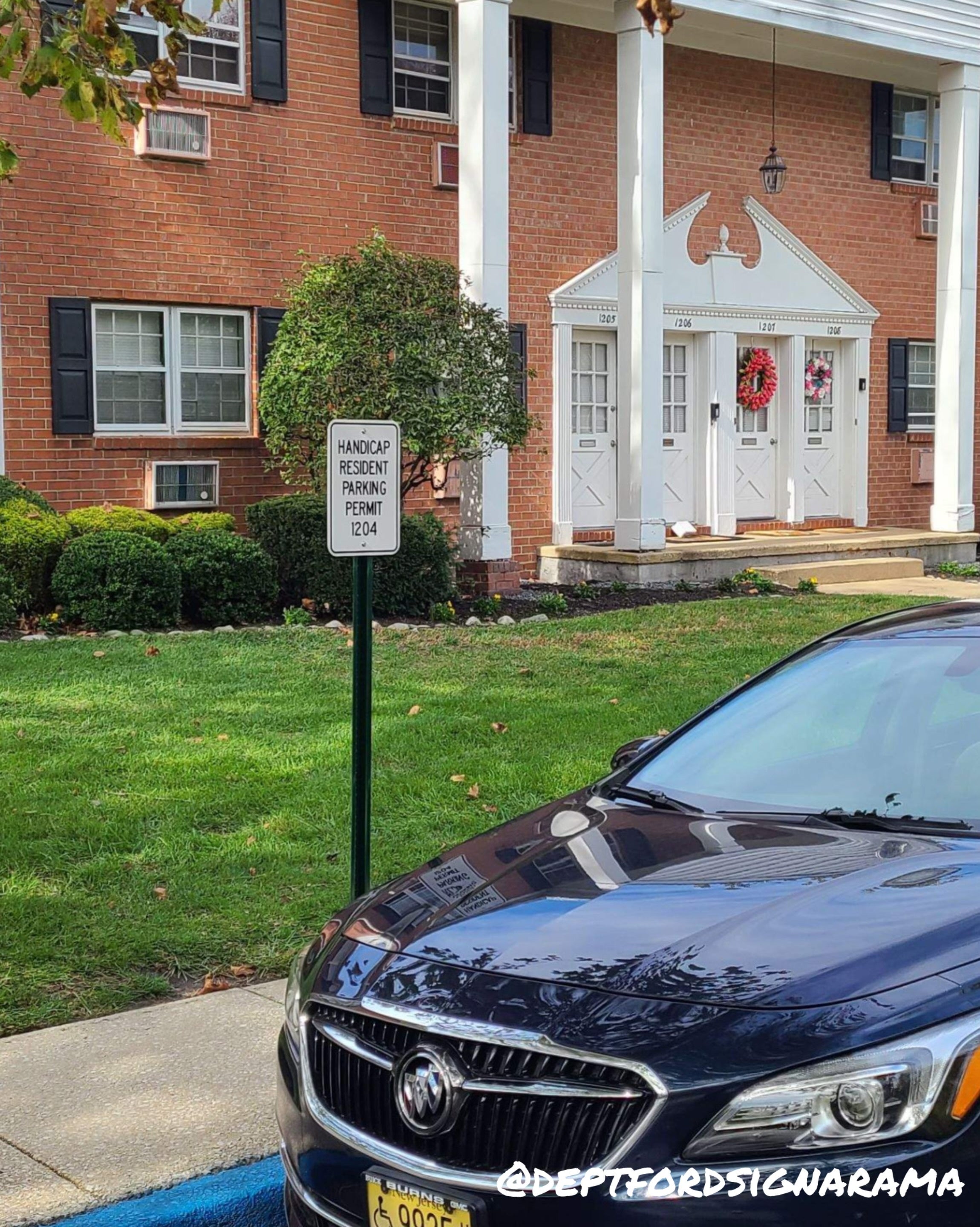 Handicap resident sign