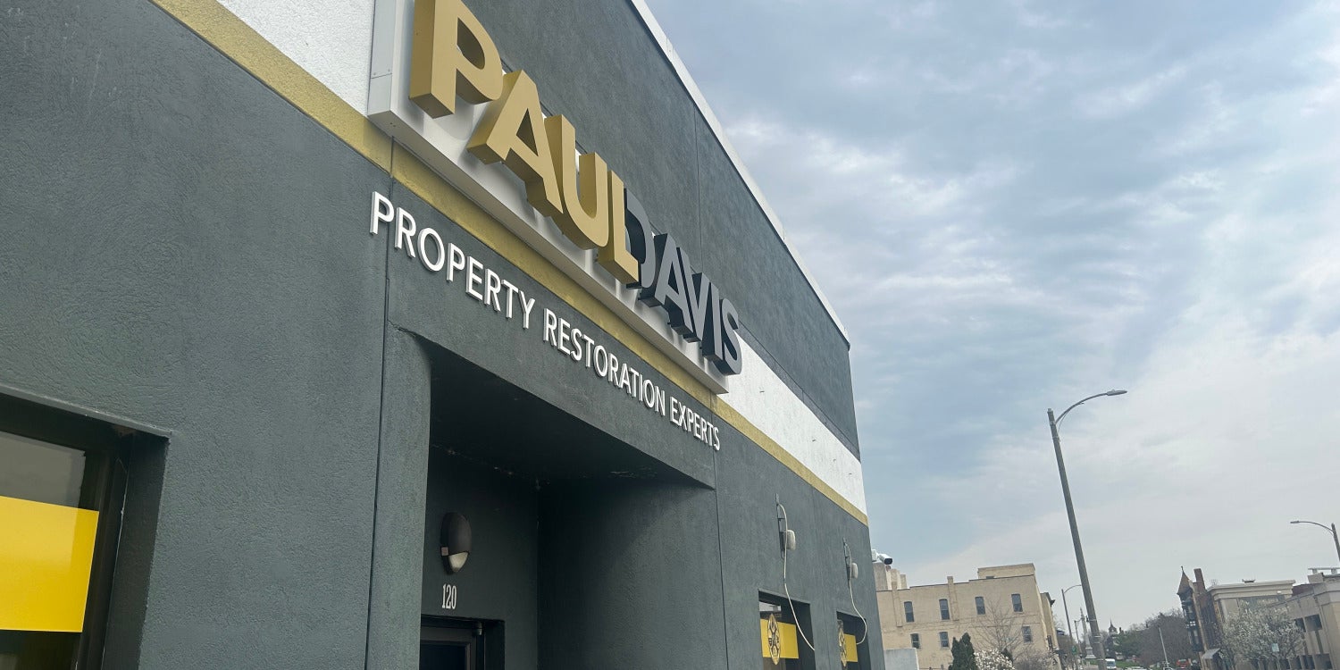 Building & Commercial Signs