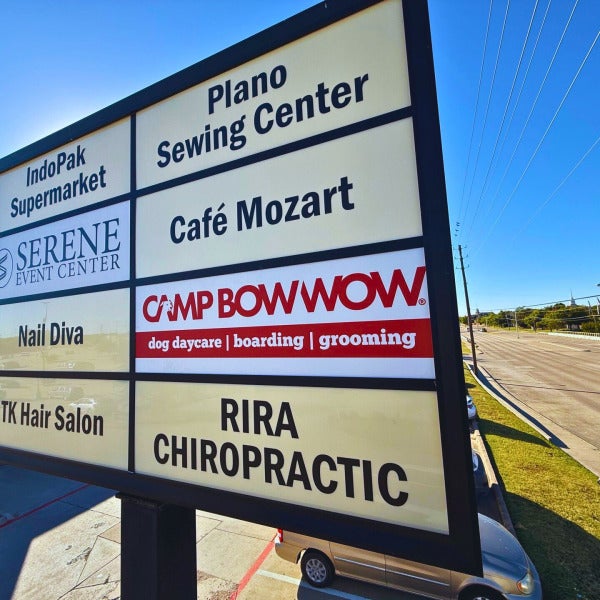 How Camp Bow Wow’s New Pylon Sign Turns Heads (and Paws!) in Plano