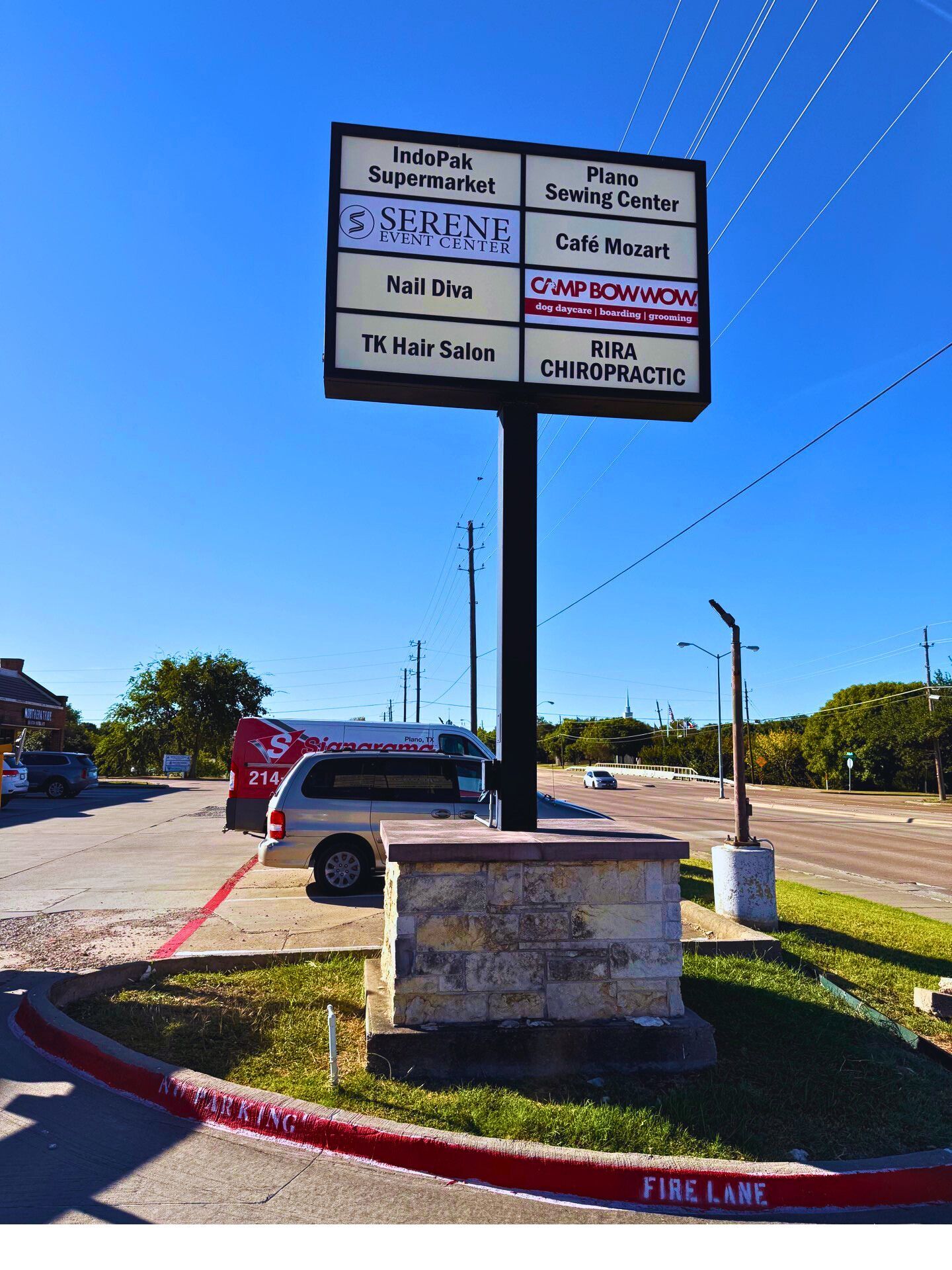 How Camp Bow Wow’s New Pylon Sign Turns Heads (and Paws!) in Plano