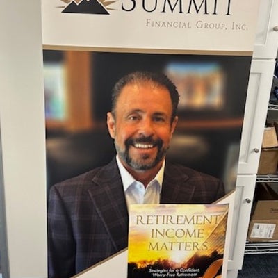 https://cdn.gorilladash.com/images/media/19919477/fully-promoted-usa-summit-retractable-banner-square-690b6ec2d0553.jpg?auto=webp&crop=1%3A1%2Csmart&width=400