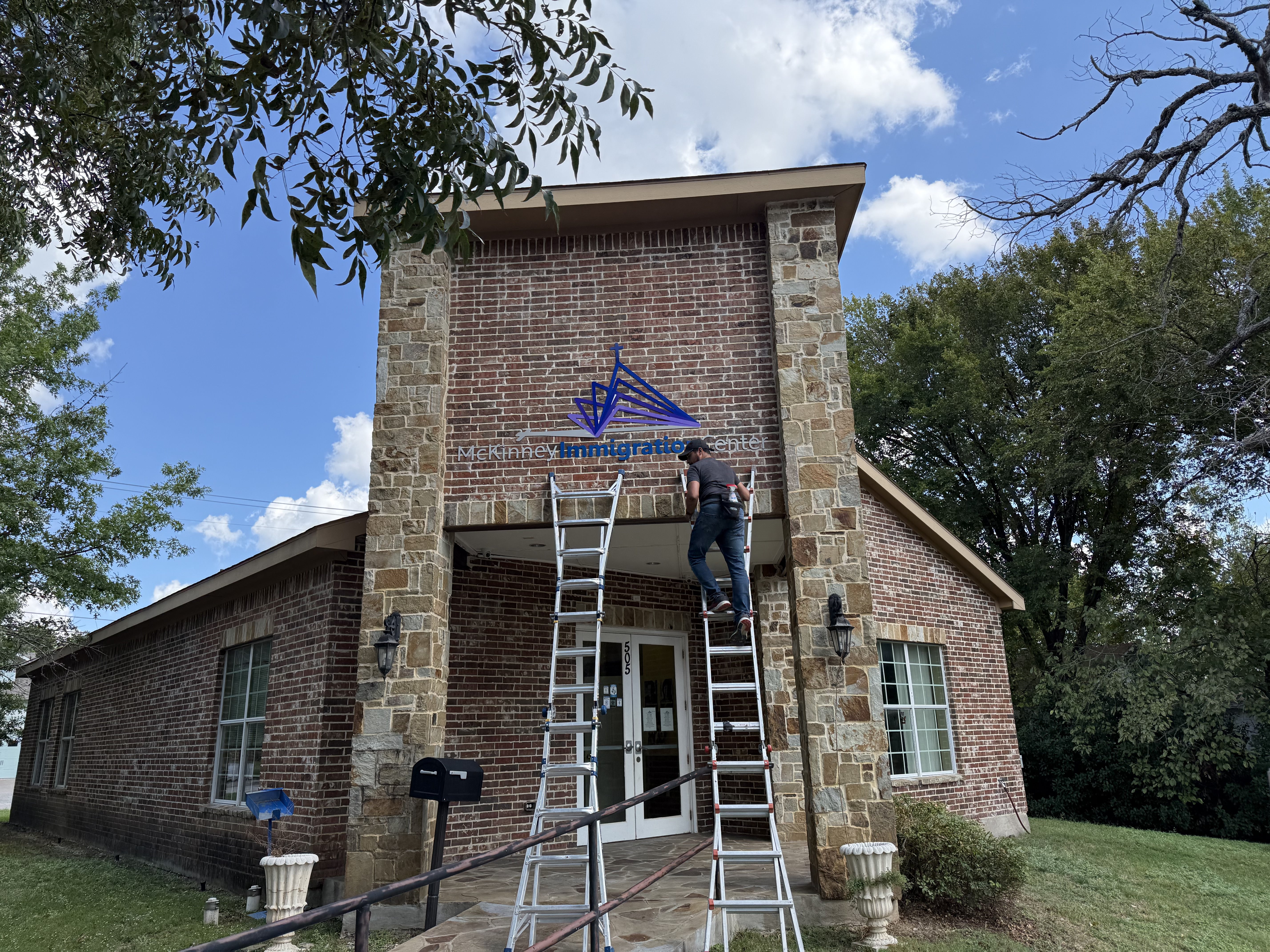 Dimensional Letters at McKinney Immigration Center