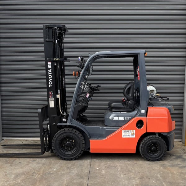 Used Toyota LPG Forklift #2324