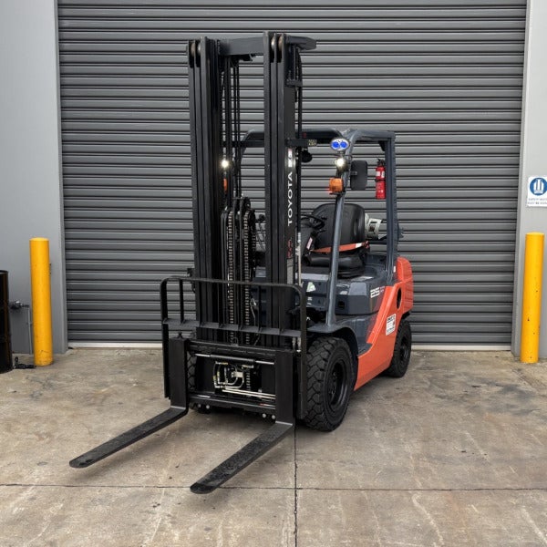Used Toyota LPG Forklift #2324