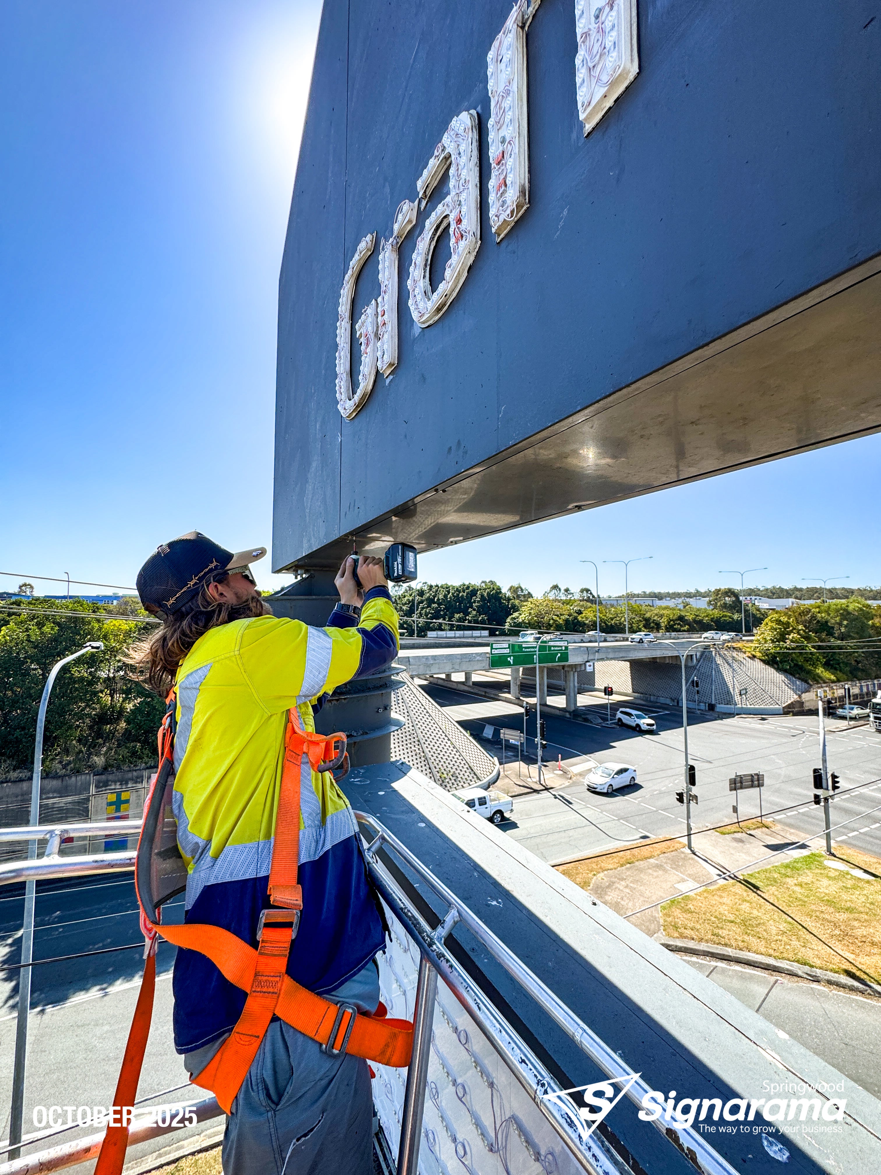 Pylon Refurbishment - Grand Plaza
