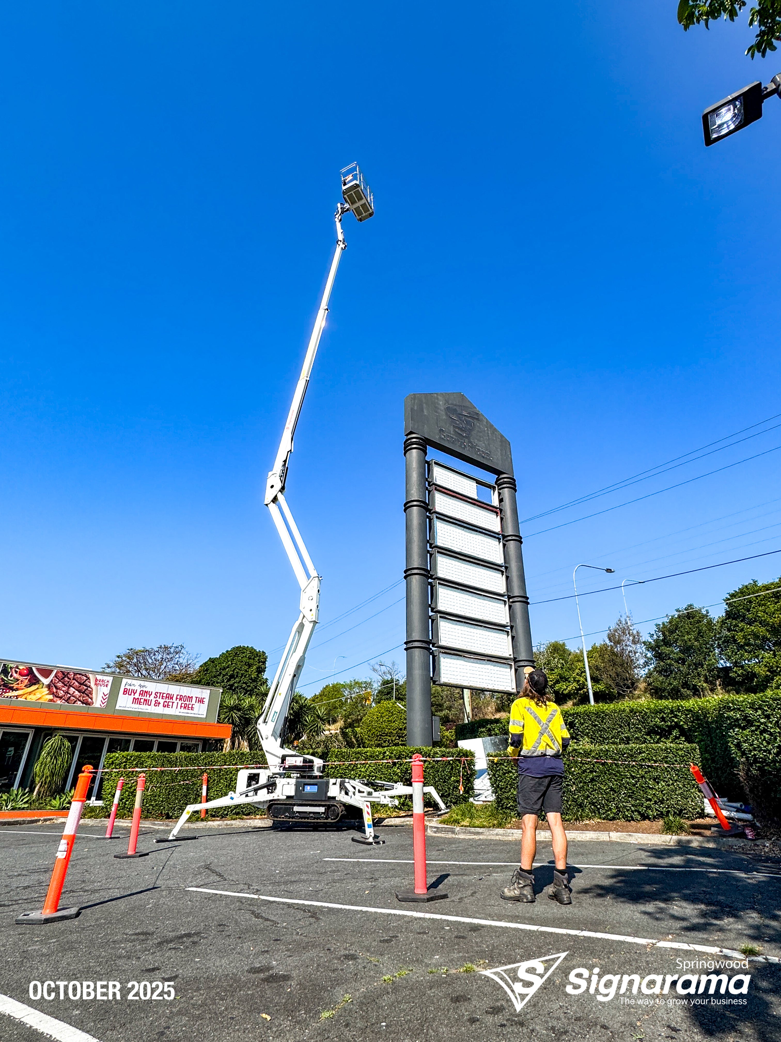 Pylon Refurbishment - Grand Plaza