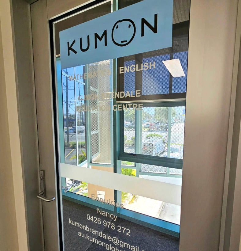 Lightbox Signs, Vinyl Banners and Window Graphics