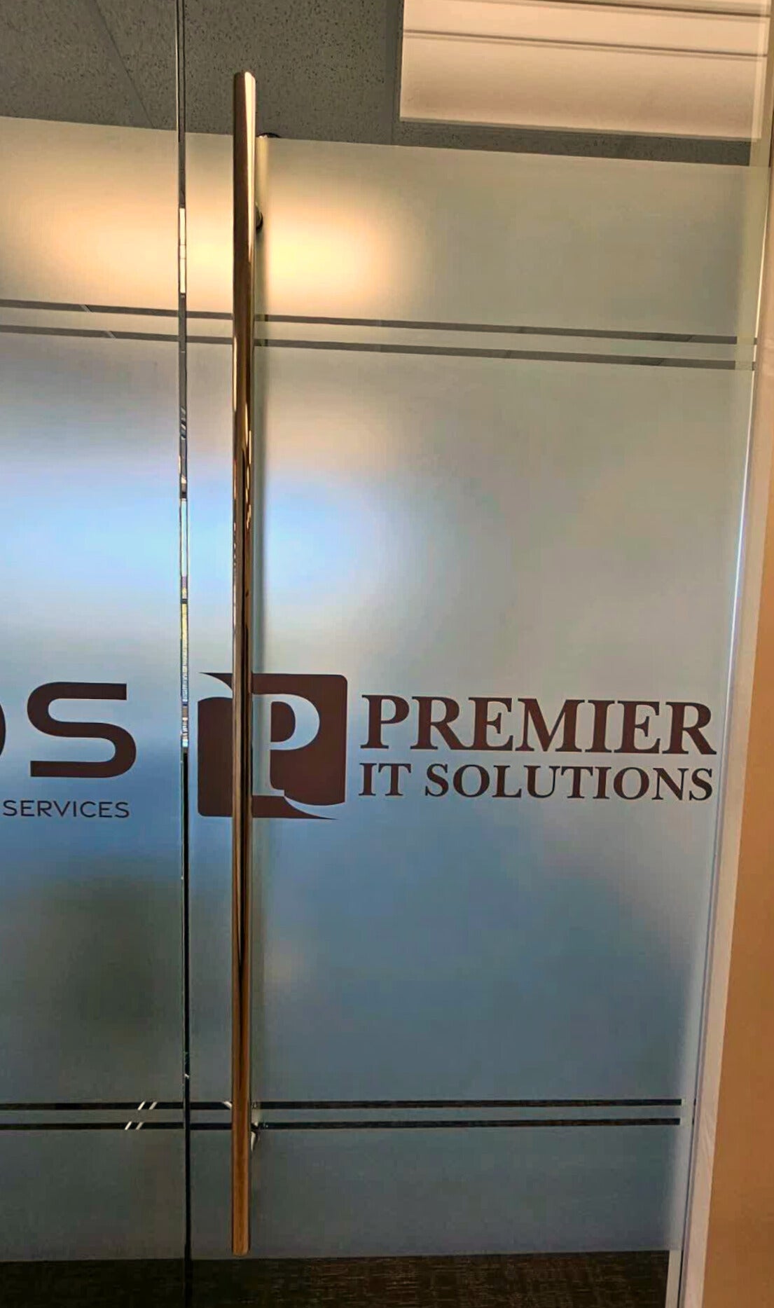 A Simple Way to Upgrade Office Privacy With Window Frosting