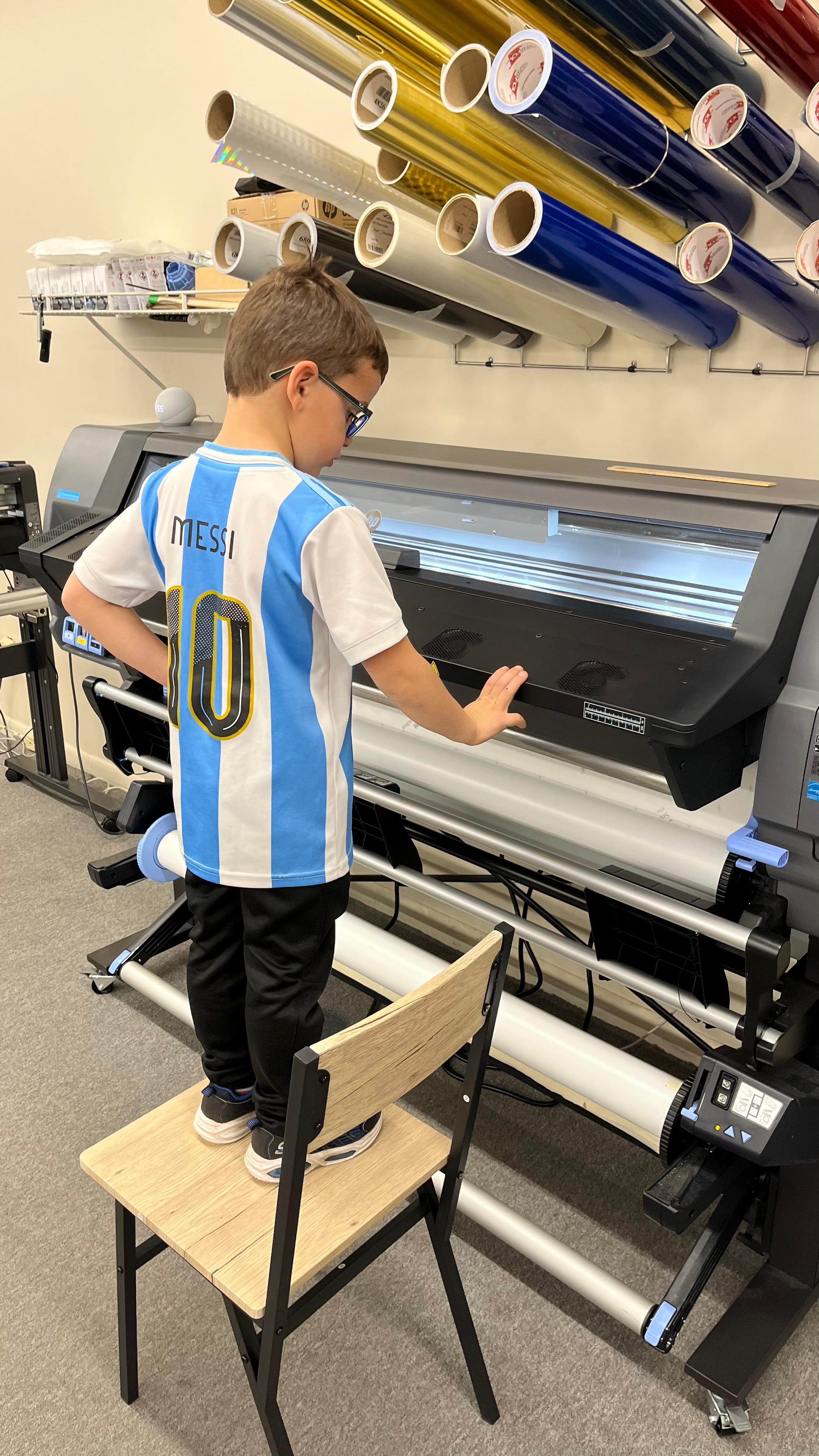 Transforming an Old Framed Picture into a Child’s Dream Messi Poster