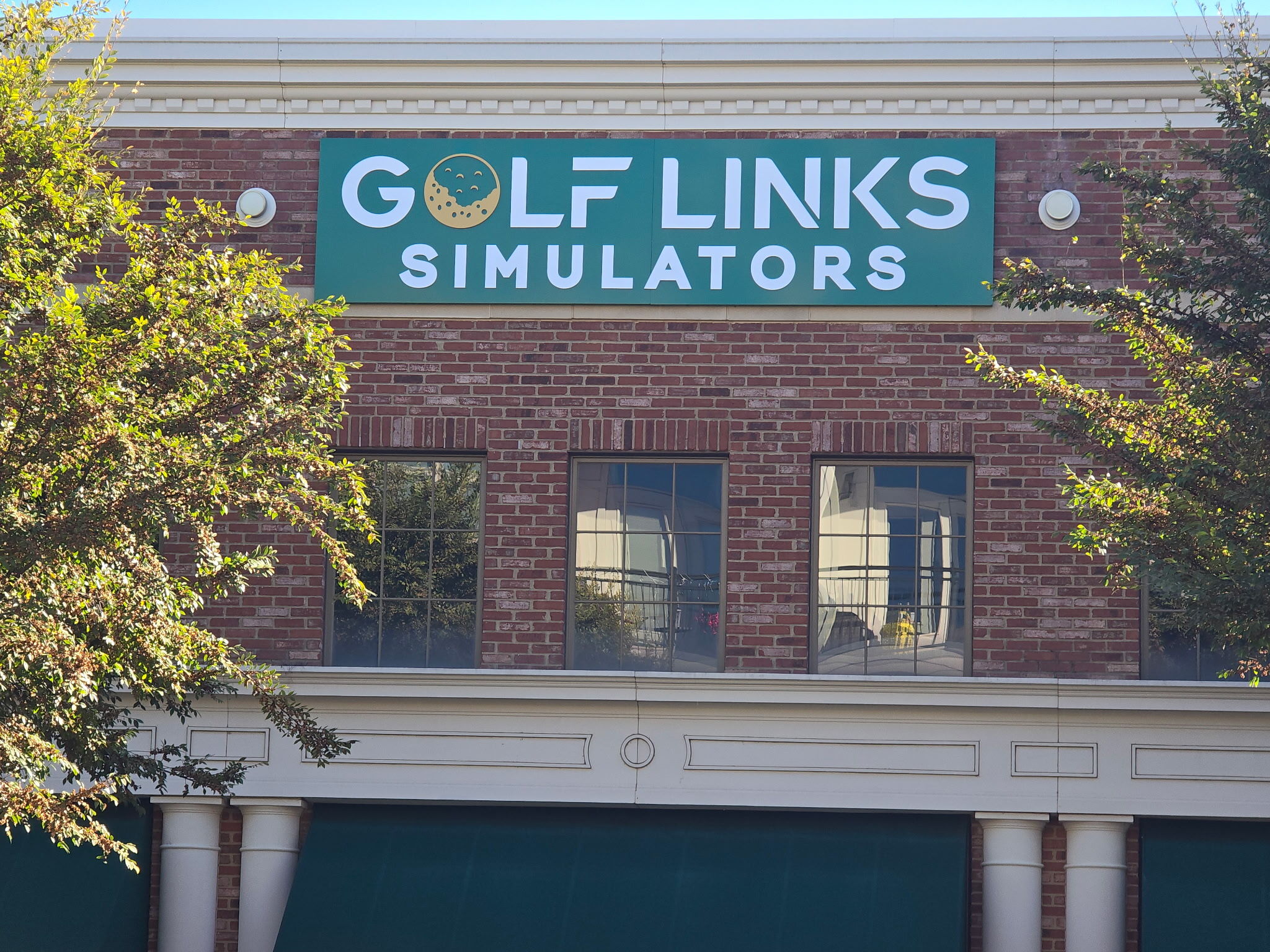 Golf Links Simulators Exterior Building Signage