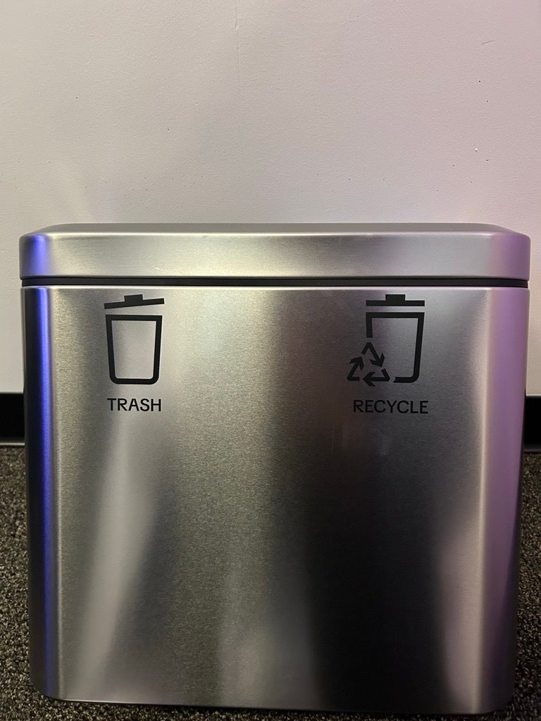 A Clean Corporate Facility Starts with Clear Signage - Lincoln Square, Bellevue Tower