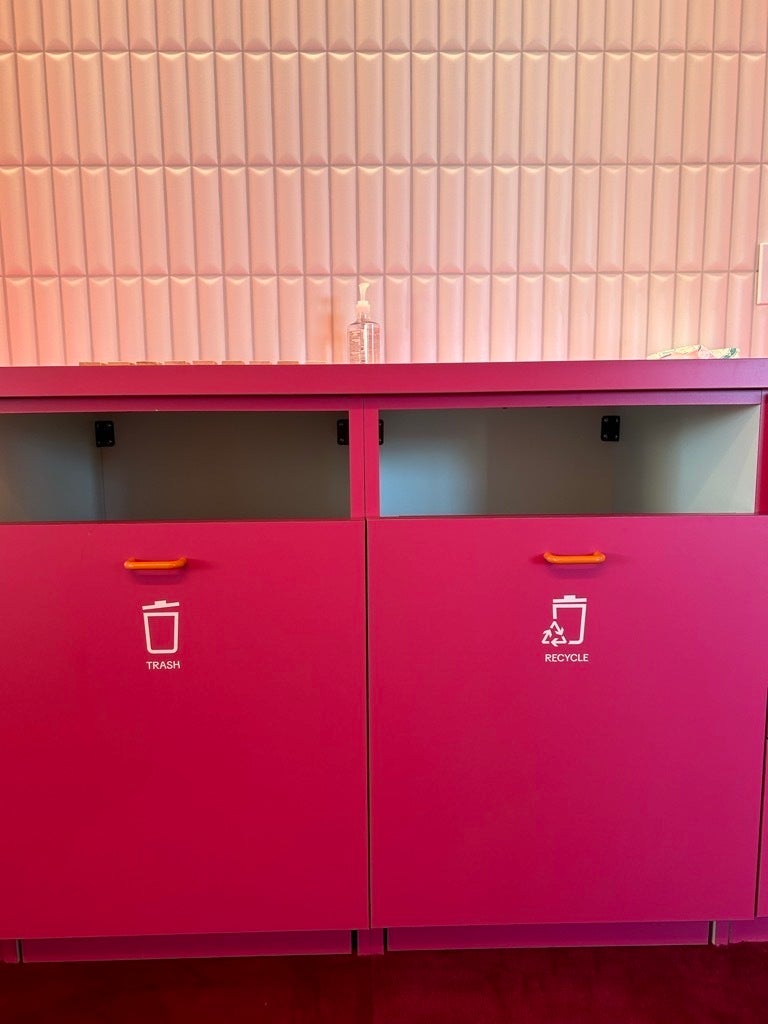 A Clean Corporate Facility Starts with Clear Signage - Lincoln Square, Bellevue Tower