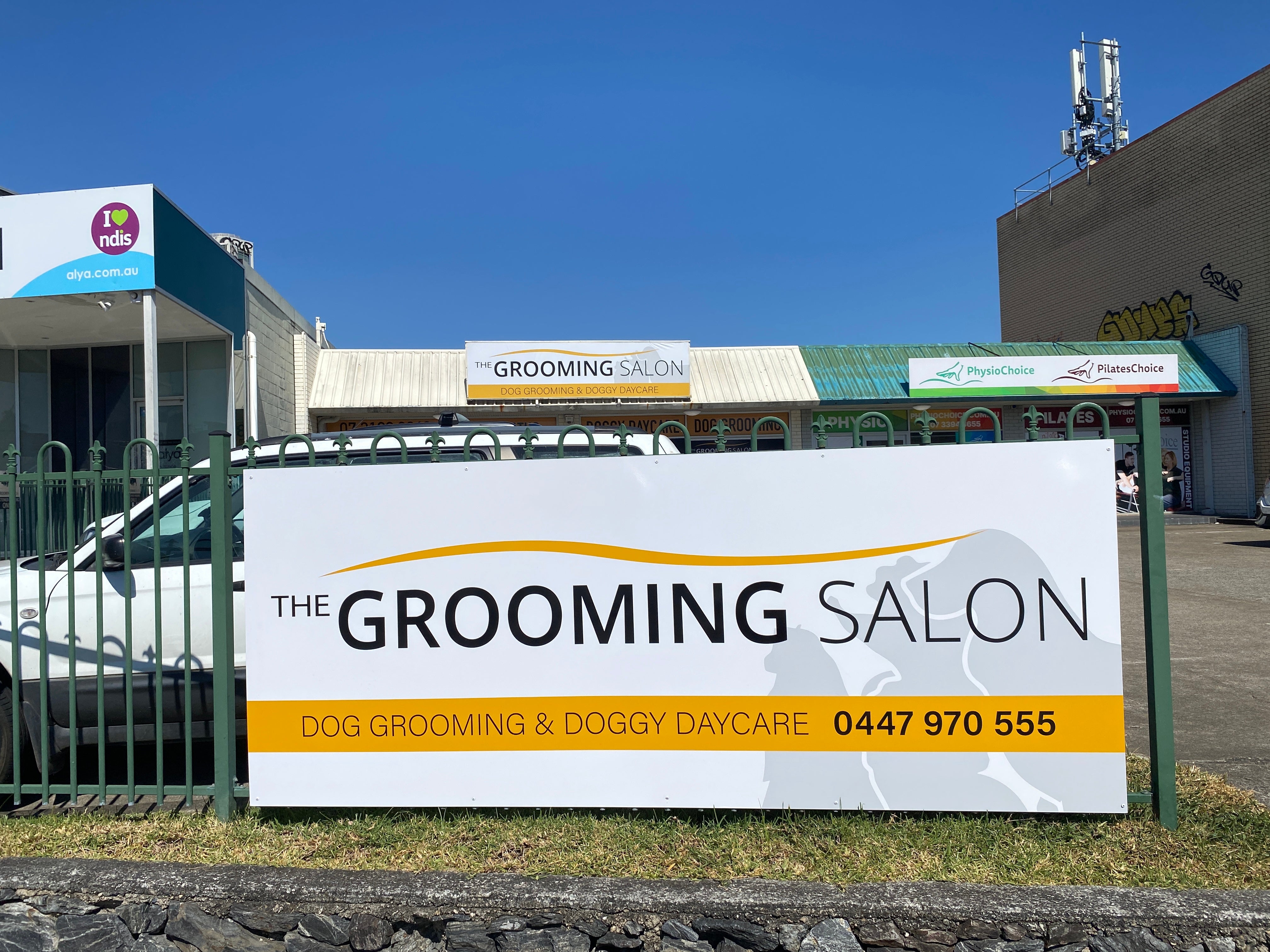 Fresh Signage for The Grooming Salon