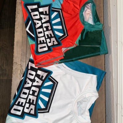 https://cdn.gorilladash.com/images/media/20123324/fully-promoted-usa-jersey-square-6923d45af2a49.jpg?auto=webp&crop=1%3A1%2Csmart&width=400
