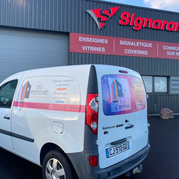 Marquage personnalisé sur véhicule professionnel