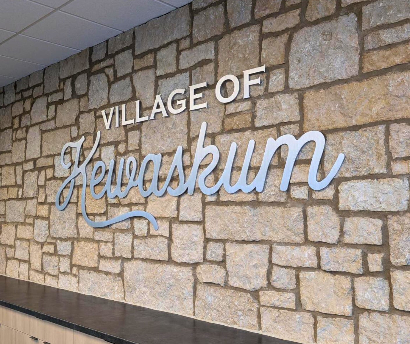 How Interior Signage Shapes the Customer Experience